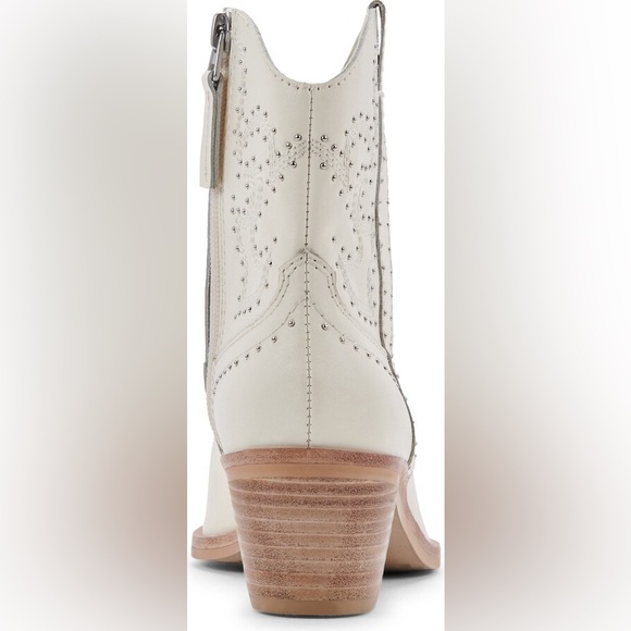 (LIKE NEW) Dolce Vita Solow Stud Western Boot Size 8.5 (NWOT) Never worn. - Picture 4 of 11